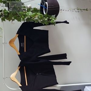 Black long sleeve crop tops